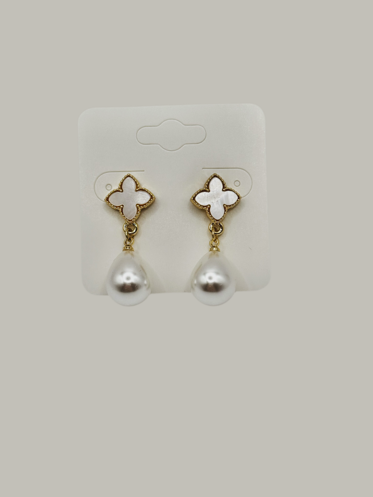 Ivory Bloom Pearl Earring